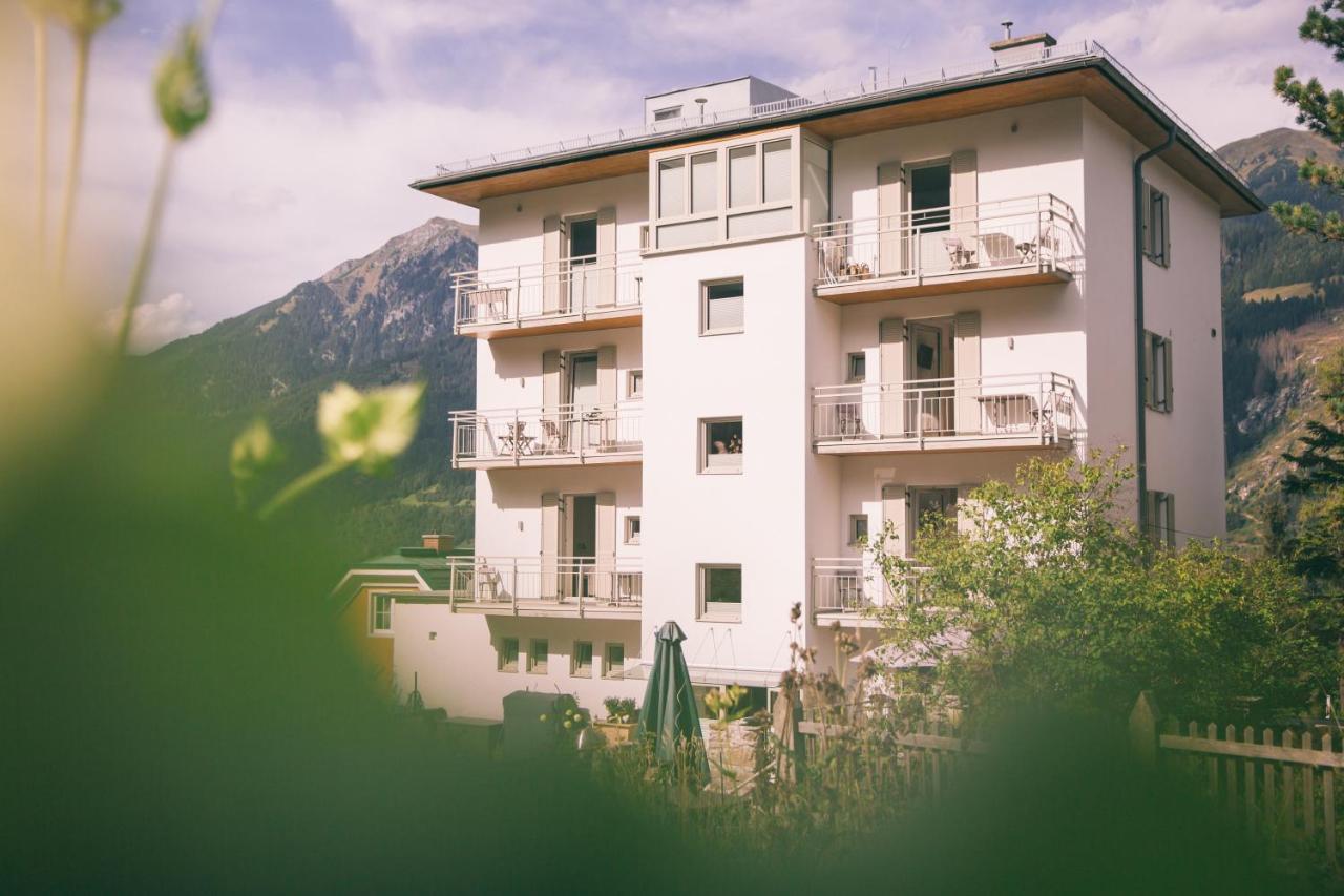 Hotel Nefer, Haus Bad Gastein Exterior foto